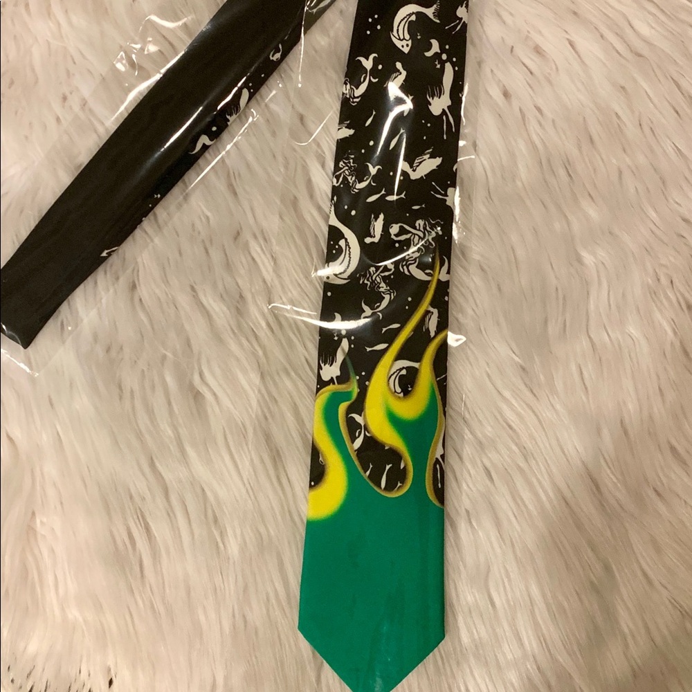 Men’s PRADA tie